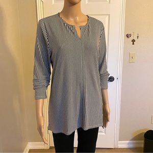 EUC T TAHARI Tunic
